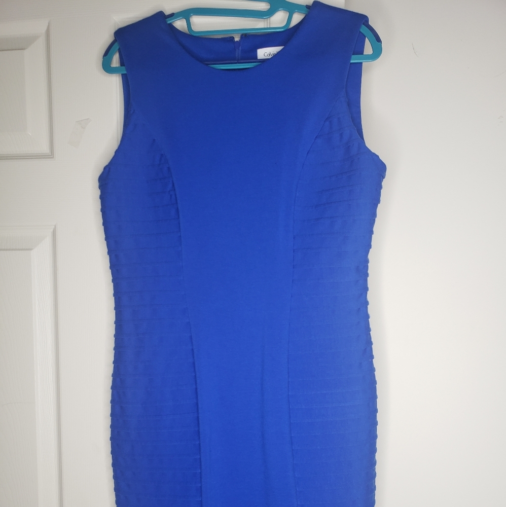 Dress - Picture 7 of 8